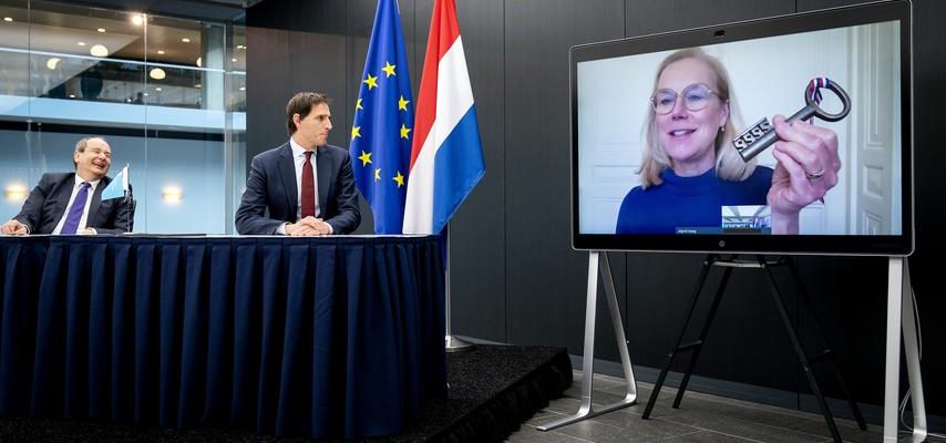 Photo Coronabordes jusqua la chute du cabinet Rutte IV en