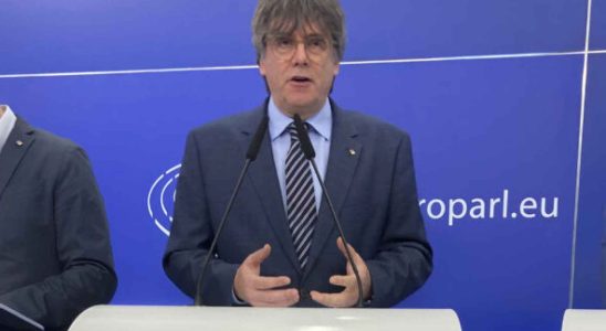 Puigdemont assure que le PSOE lui a offert une grace