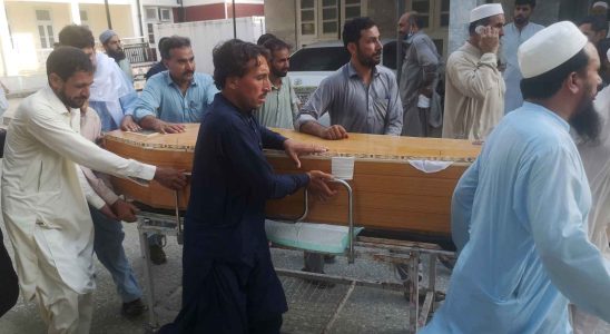 Un attentat suicide de lideologie talibane tue 35 personnes et fait