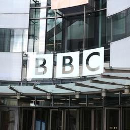 Un presentateur de la BBC accuse dinconduite sexuelle Medias