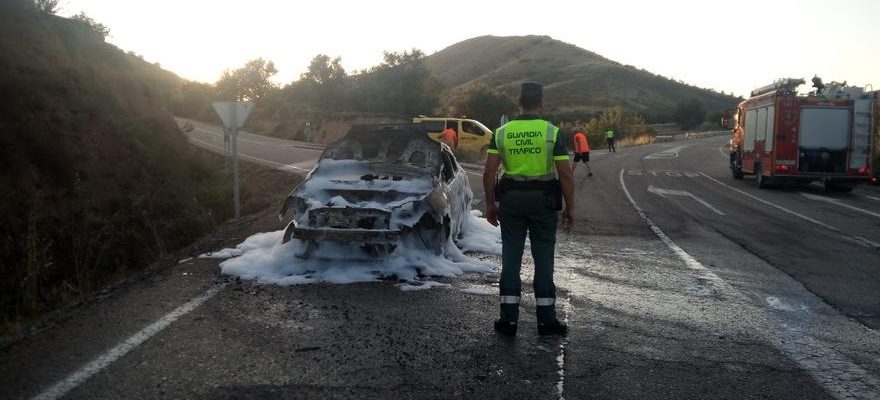 Une voiture incendiee sur lA 1503 Saragosse apres avoir subi une