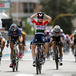 Van Vleuten proche de la victoire au general Giro Donne