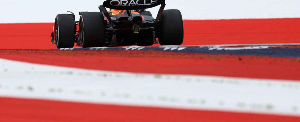 Verstappen vole egalement en Autriche tandis que Carlos Sainz se