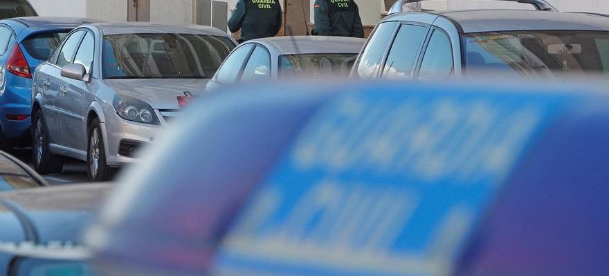 Assassine avec un couteau dans lurbanisation Las Torretas a Torrevieja