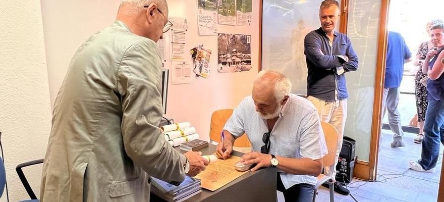 Canfranc ouvre le premier Bureau dAssistance aux Pelerins en Aragon