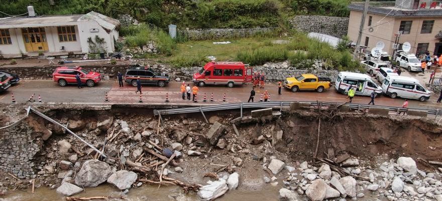 Catastrophes naturelles Au moins 21 morts et 6 disparus