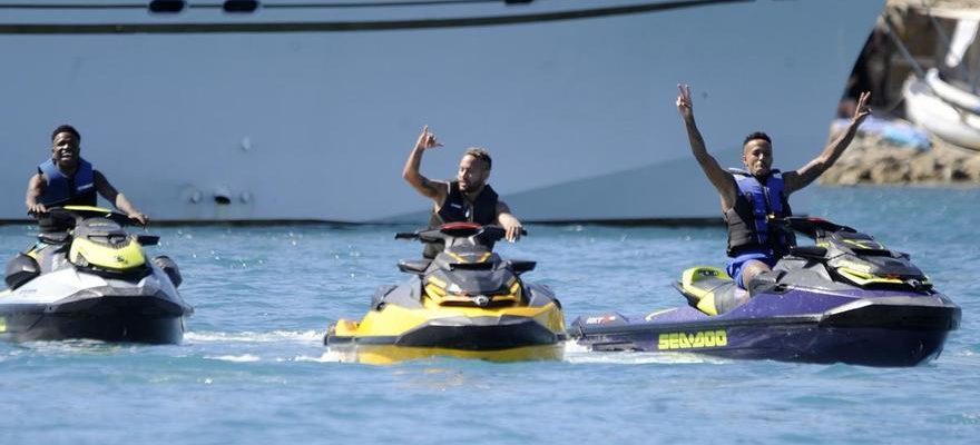 Ce sont les vacances de Neymar a Ibiza avec Vinicius