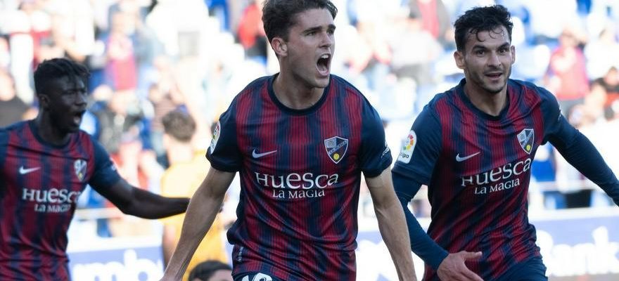 Javi Martinez revient a Huesca