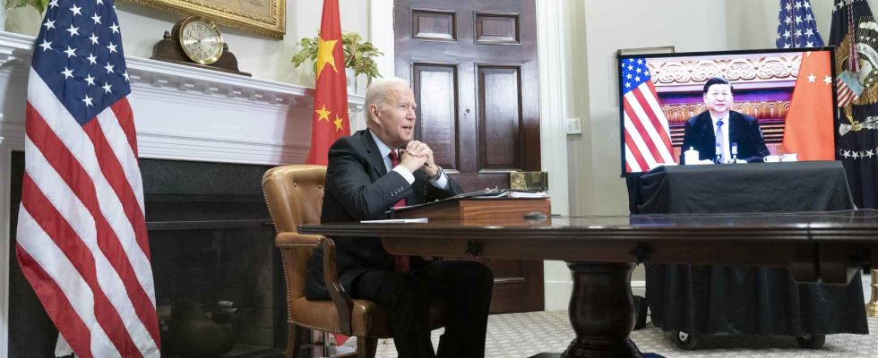 Joe Biden impose des limites aux investissements americains dans certaines