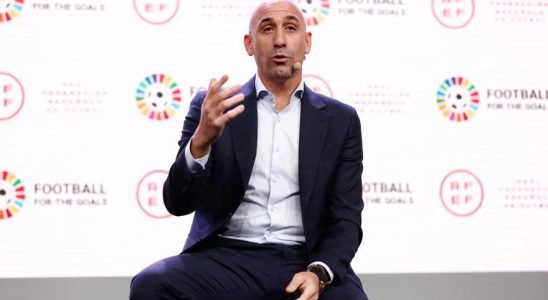 La FIFA suspend temporairement Rubiales