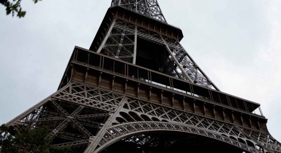 La Tour Eiffel evacuee en raison dune alerte a la