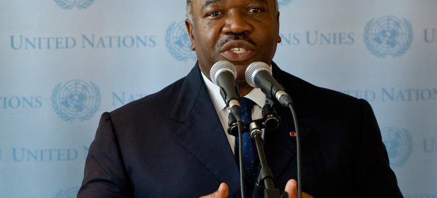 Larmee gabonaise prend le pouvoir apres la reelection du president