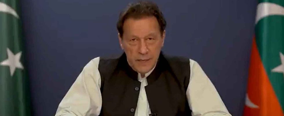 Le chef de lopposition pakistanaise Imran Khan condamne a trois