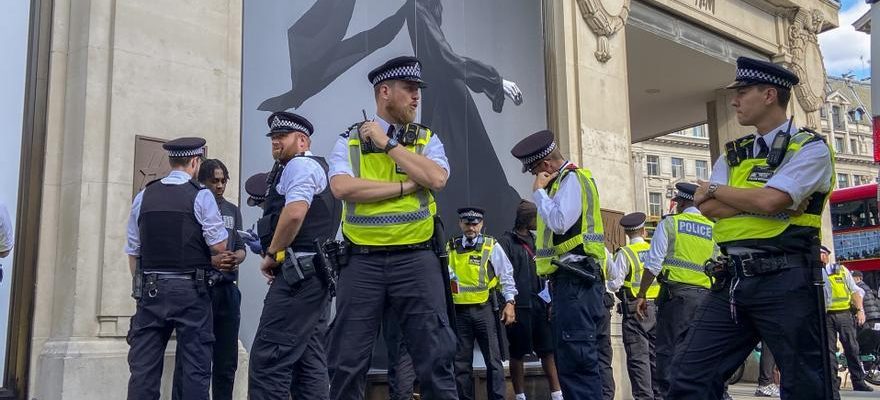 Tension et arrestations a Londres pour un appel massif a