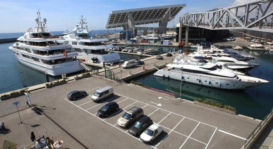 Trouve un cadavre flottant dans la mer a Barcelone