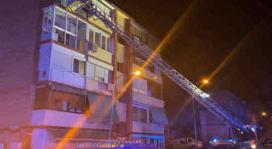 Un mort et neuf blesses legers dans un incendie dans