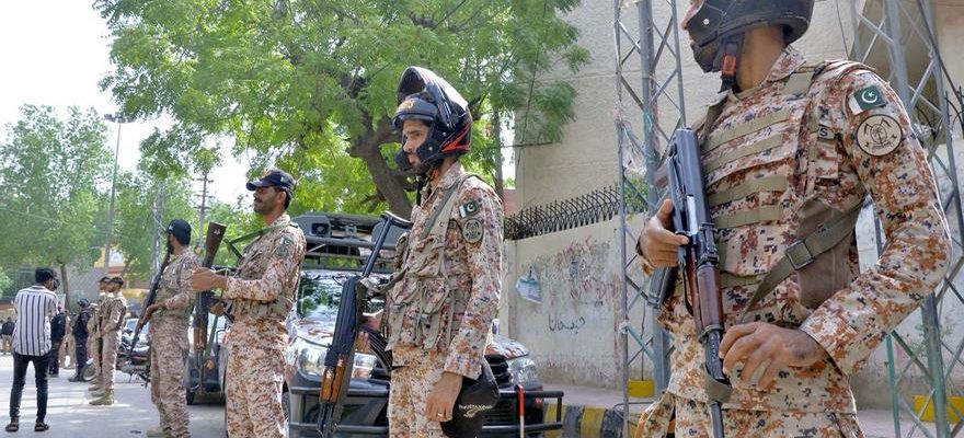 Une voiture piegee tue au moins sept personnes au Pakistan