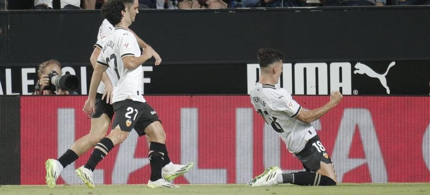 Valence signe un penalty face a lUD Las Palmas sa