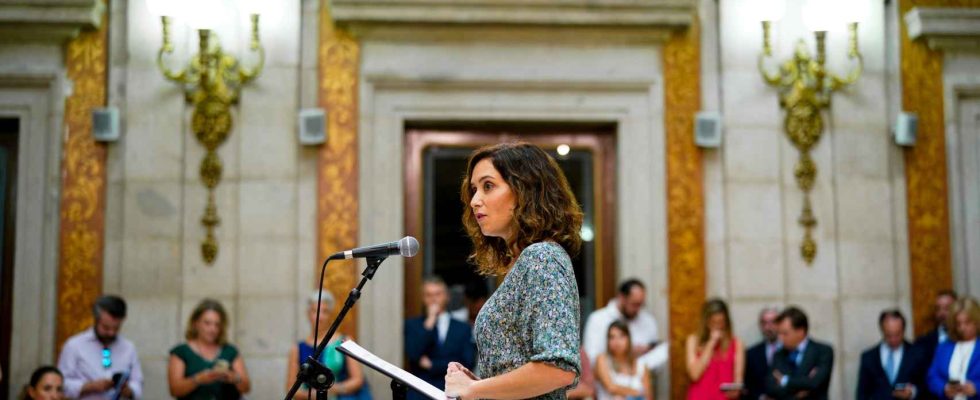 Ayuso qualifie dindigne la rencontre entre Yolanda Diaz et Carles