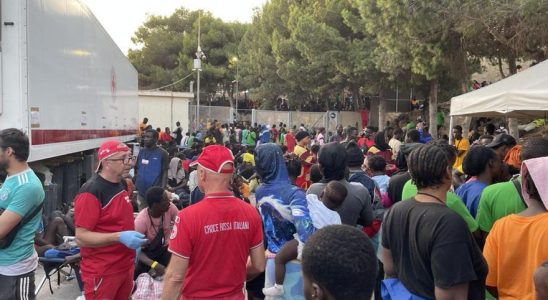 Chaos a Lampedusa apres larrivee de 7 000 migrants en