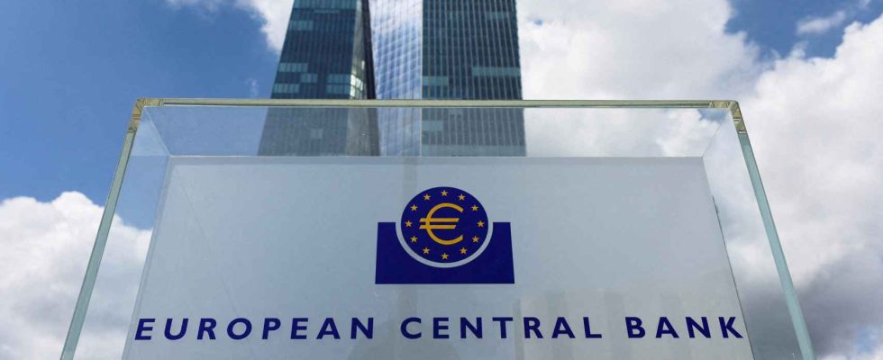 La BCE poursuit sa lutte contre linflation et releve ses