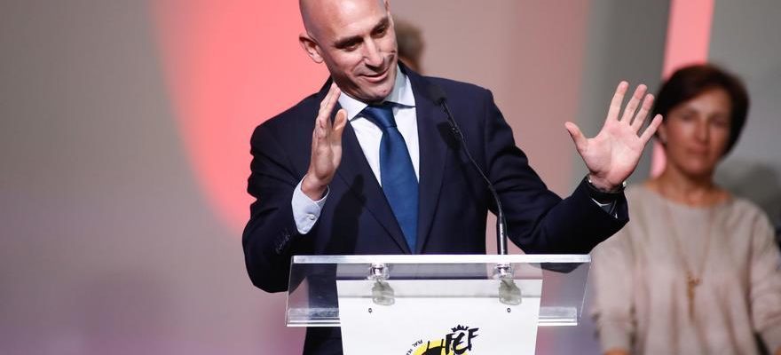 Le Parlement europeen denonce le baiser embarrassant de Rubiales avec