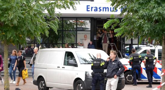 Les equipes darrestation entrent dans Erasmus MC apres une fusillade