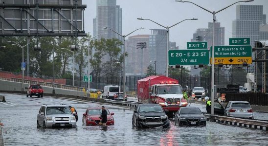 New York inondee et partiellement paralysee par des pluies torrentielles