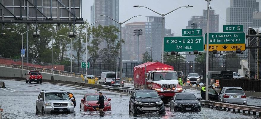 New York inondee et partiellement paralysee par des pluies torrentielles