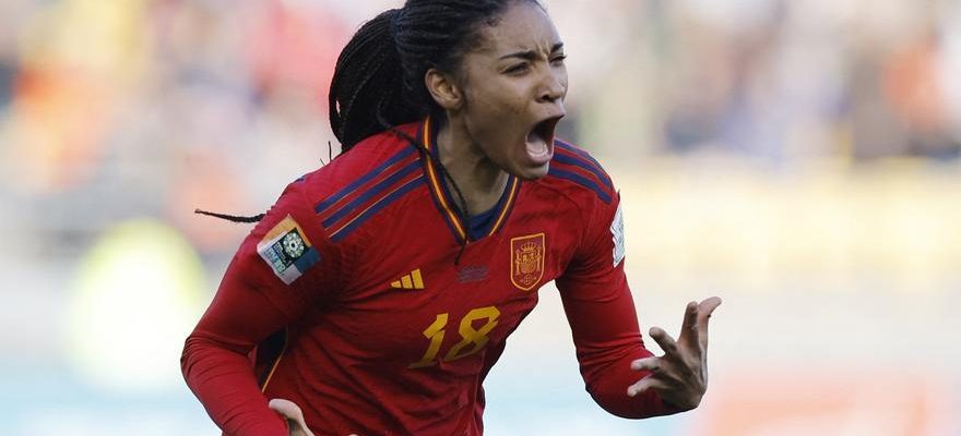 Salma Paralluelo et Mapi Leon candidates au Ballon dOr