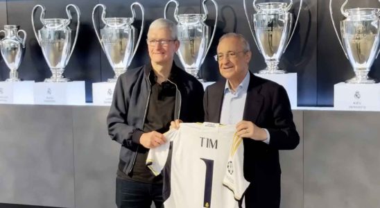 visite le Real Madrid et apparait par surprise a lApple