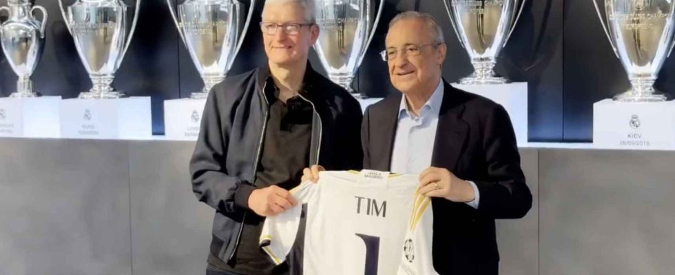 visite le Real Madrid et apparait par surprise a lApple