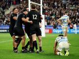 Nieuw-Zeeland laat weinig heel van Argentinië en bereikt finale WK rugby