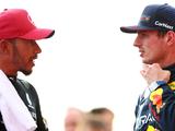 Hamilton bekeek Verstappens Red Bull van dichtbij: 'Geef ik door aan het team'