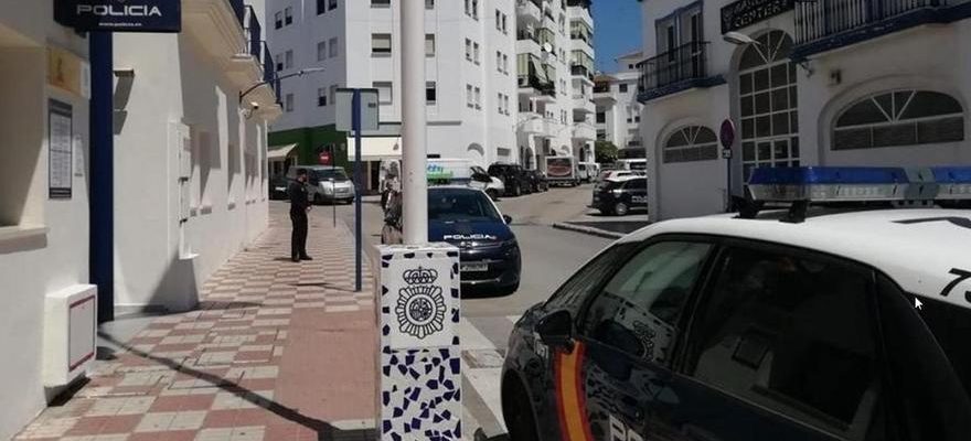 Arrete a Estepona apres avoir asperge sa compagne dessence et