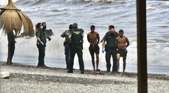 Au moins 27 immigrants dont un mineur arrivent a Ceuta