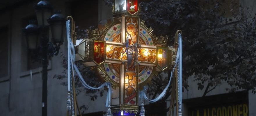 En images Le Rosaire de Cristal eblouit deja les