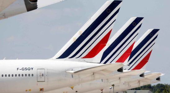 Huit aeroports francais evacues en raison de menaces dattentat terroriste