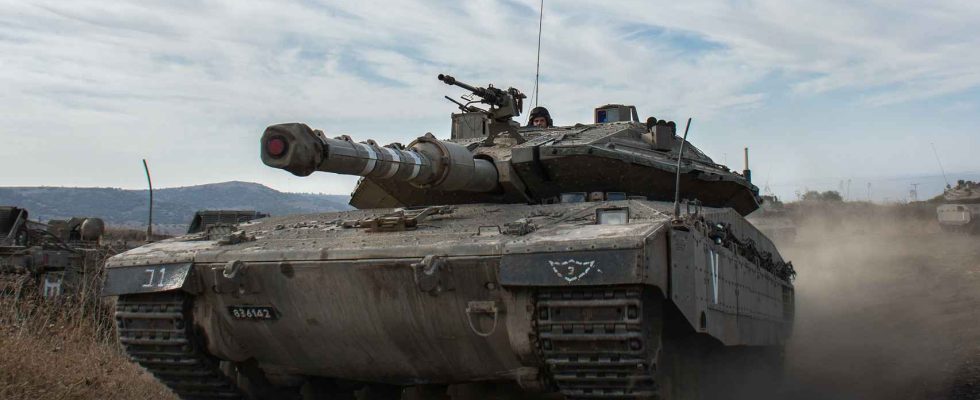 Il sagit du Merkava IV limplacable char israelien qui perce