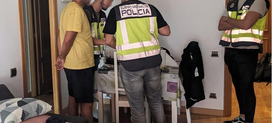 La Police Nationale arrete deux personnes qui ont vole des