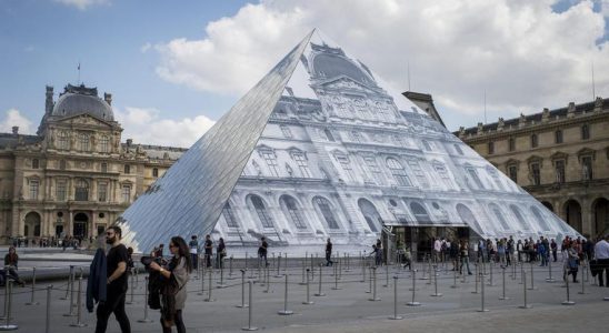 Le musee du Louvre evacue et ferme par crainte dun