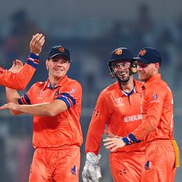 Les joueurs de cricket neerlandais surprennent le Bangladesh avec une