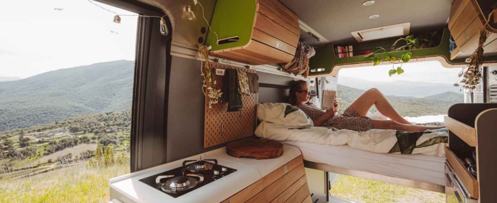 Linvention ingenieuse qui transforme votre fourgon en caravane de luxe