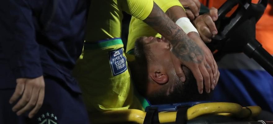 Neymar est grievement blesse et rate toute la saison