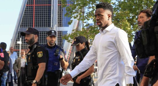 Vinicius temoigne des insultes racistes quil a recues a Mestalla