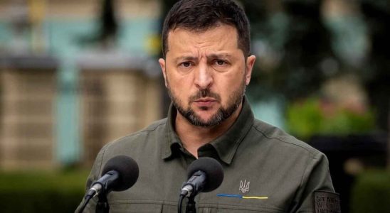 Zelensky participe au sommet de Grenade pour demander davantage de