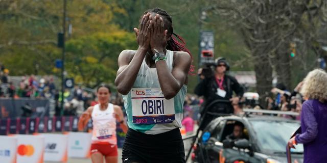 1699204263 41 Nageeye juste devant le podium du marathon de New York