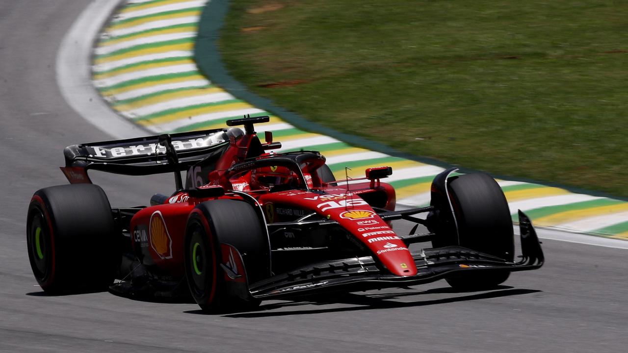 Beeld uit video: GP São Paulo: Leclerc crasht tijdens opwarmronde