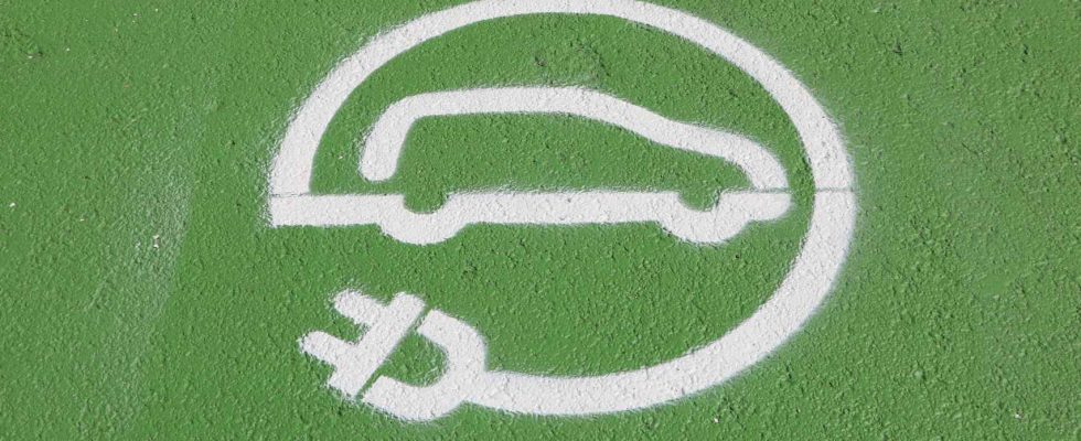 25 des bornes de recharge pour voitures electriques ne