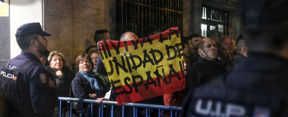 Attaquer le siege du PSOE cest attaquer la democratie